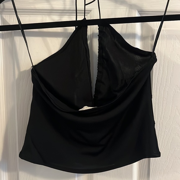 H&M cropped halter tank - Picture 3 of 3